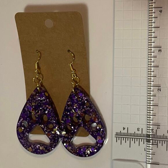 Handmade epoxy resin dangle paw print earrings - purple and gold glitter - Picture 2 of 3